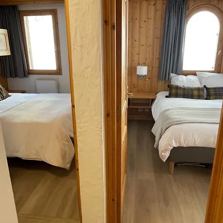 Apartment Centre La Chaudanne, Real In And Out, 3 Bedrooms 2 Bathrooms Newly Renovated, L'eperviere Meribel